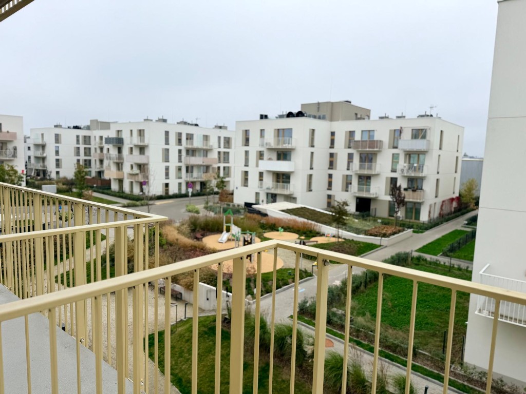 Widok z balkonu na osiedle